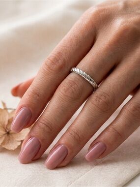 Vintage Antigen Silver Band Eternity Minimalist Infinity Luxe Neutral Coquette